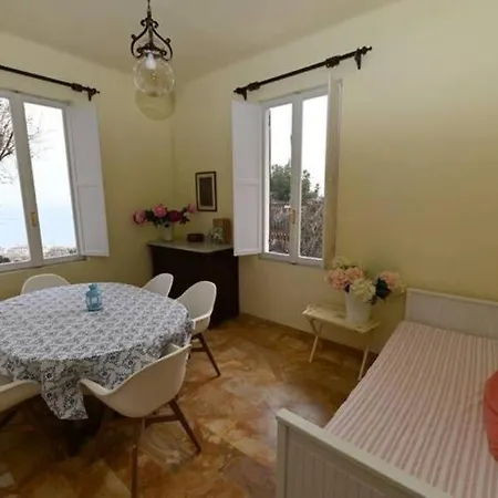 Prima Collina Vista Mare Lägenhet